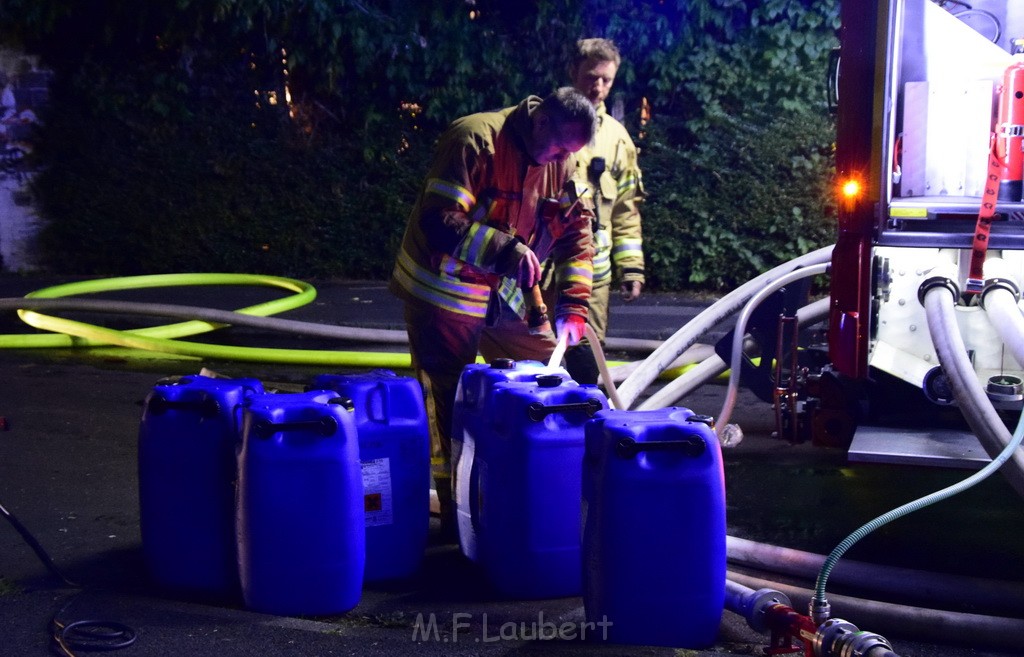 Grossfeuer Einfamilienhaus Siegburg Muehlengrabenstr P0346.JPG - Miklos Laubert